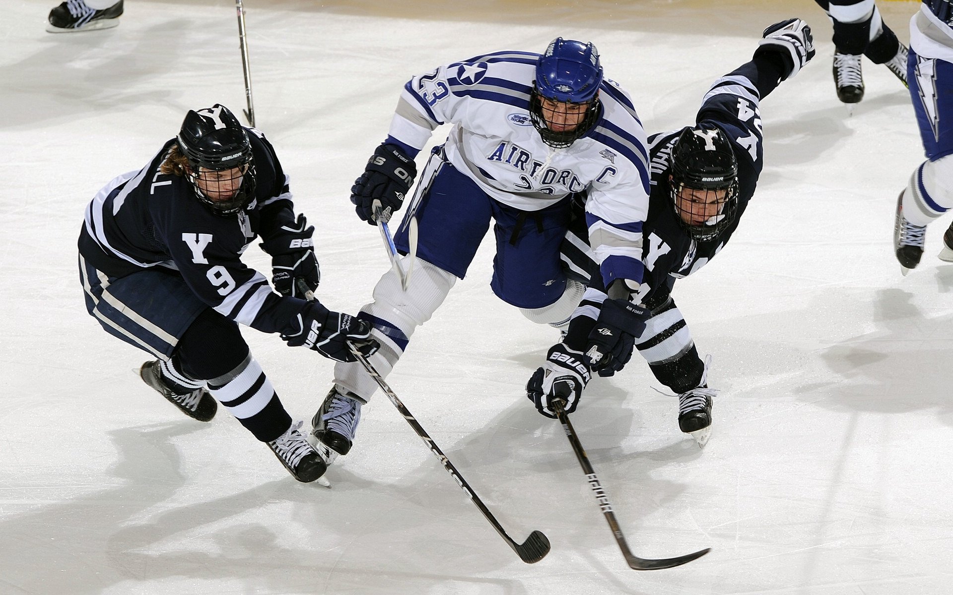 全国越野摩托锦标赛 腾空飞跃与尘土飞扬场面壮观